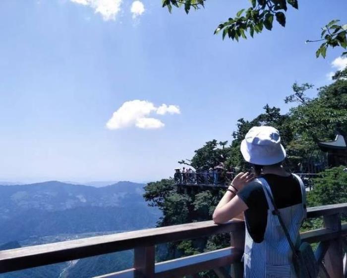 張家界家庭出游私人制定行程，自助游導游提供合理線路