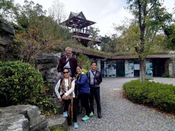老人帶老伴游中國(老人外出旅游)