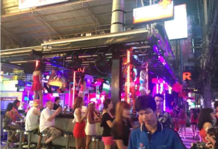  泰國的私人導游對美國游客那么熱情，對中國游客卻那么冷漠？