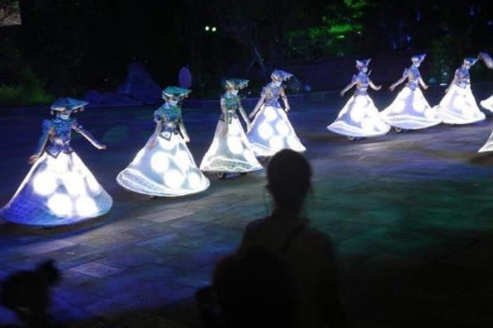 黃果樹瀑布夜游和白天哪個好