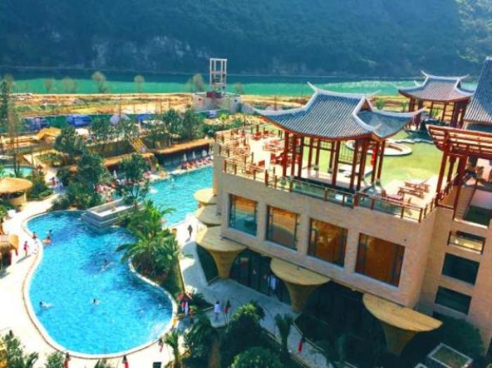 九龍洞溫泉度假莊園
