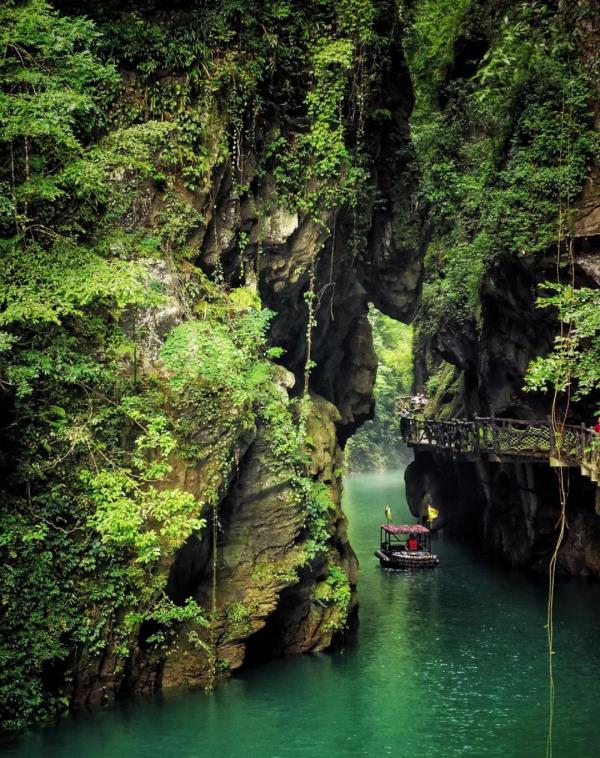 巴人河生態旅游區（三峽女人谷）
