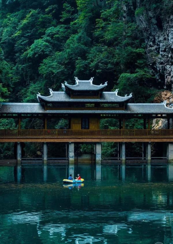 巴人河生態旅游區（三峽女人谷）