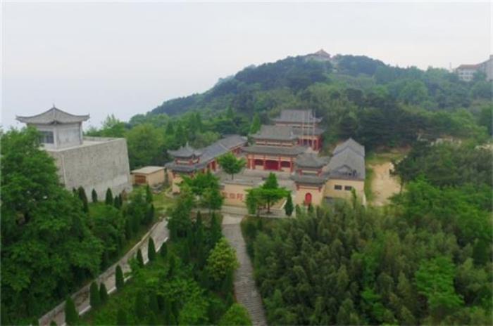 信陽(yáng)雞公山