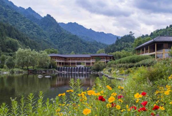 中國秦嶺悠然山高山濕地景區
