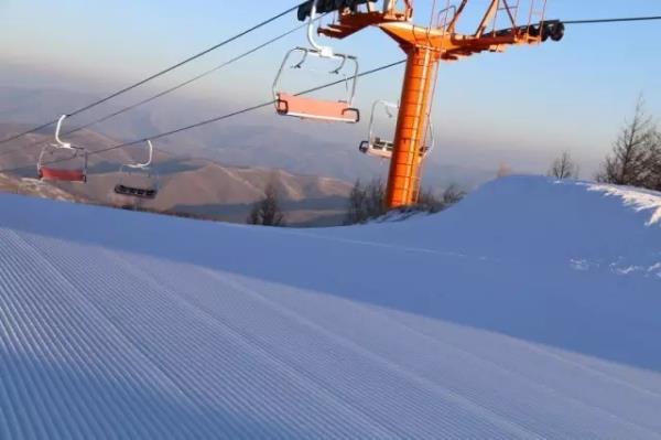 長(zhǎng)城嶺滑雪場(chǎng)