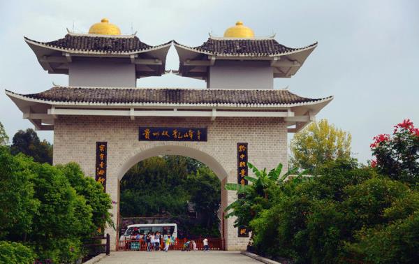 雙乳峰景區(qū)