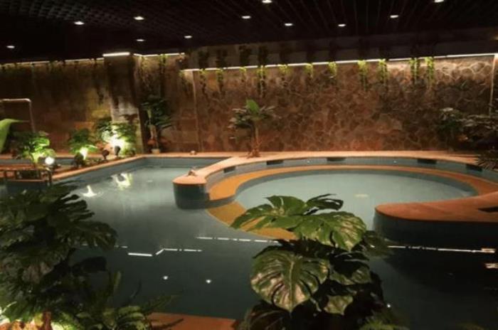 塞納溫泉會館