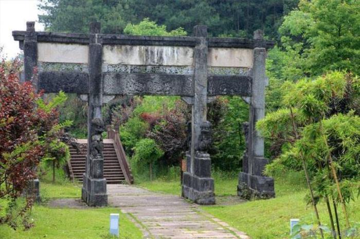 古城巖