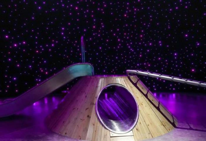 九號宇宙航天探索中心