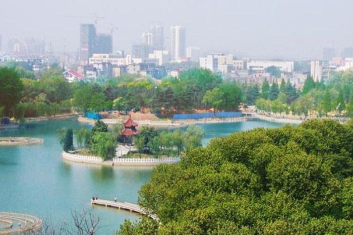 龍湖公園