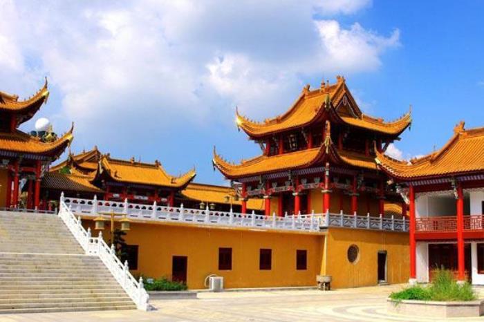 棲巖寺