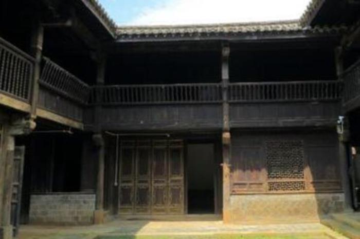 納樓土司府