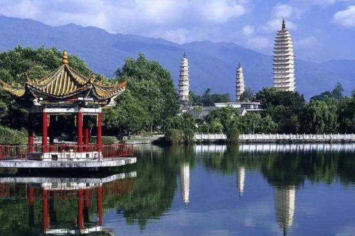 三塔倒影公園