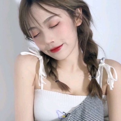 汨羅結伴旅游美麗模特包丹