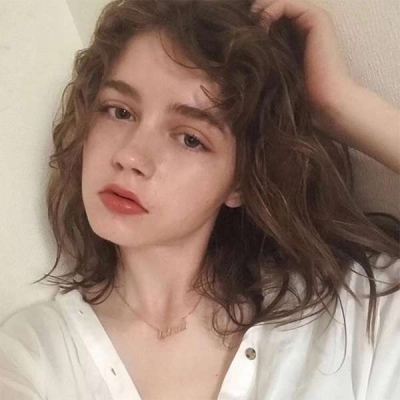 新鄭結女伴旅游交易員郗丹倩