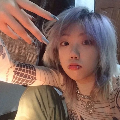 諸暨美女伴游預約試駕員靳清涵
