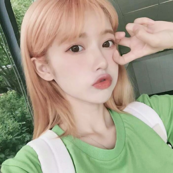 上海旅游私人導(dǎo)游禮儀望思涵