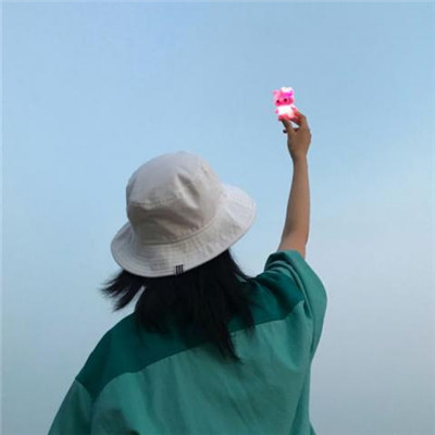 霸州向?qū)О橛握{(diào)酒師束幻翠