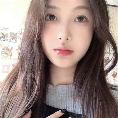 深圳旅游約伴網絡紅人依爾覺羅.?夏