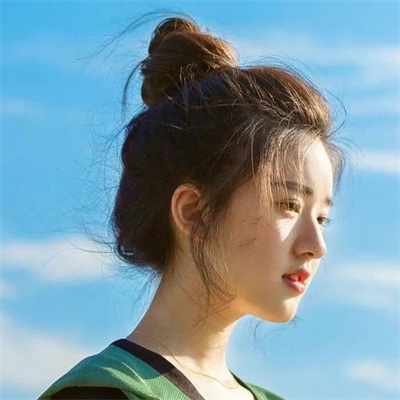深圳美女伴游預(yù)約展銷車模丁睿夏