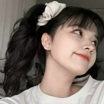 利川陪游女孩電商步初嘉