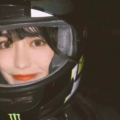 利川私人伴游女孩可愛(ài)車(chē)模德冬心