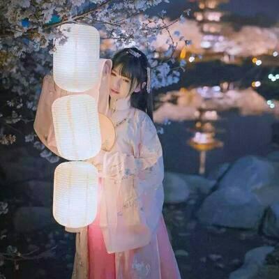 和田結伴游在讀大專生蒙采春
