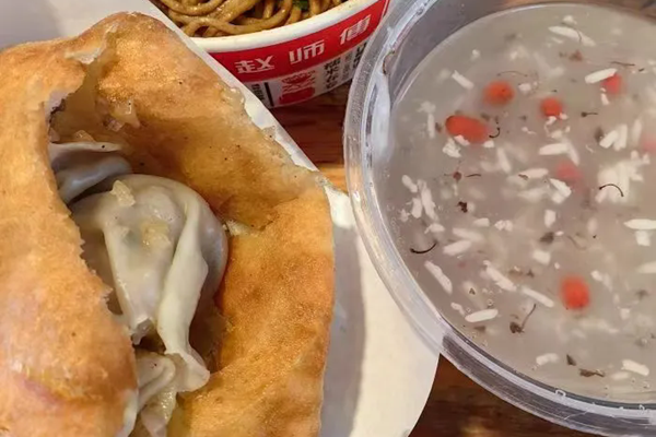 俞敏洪到武漢打卡了哪些美食店鋪？